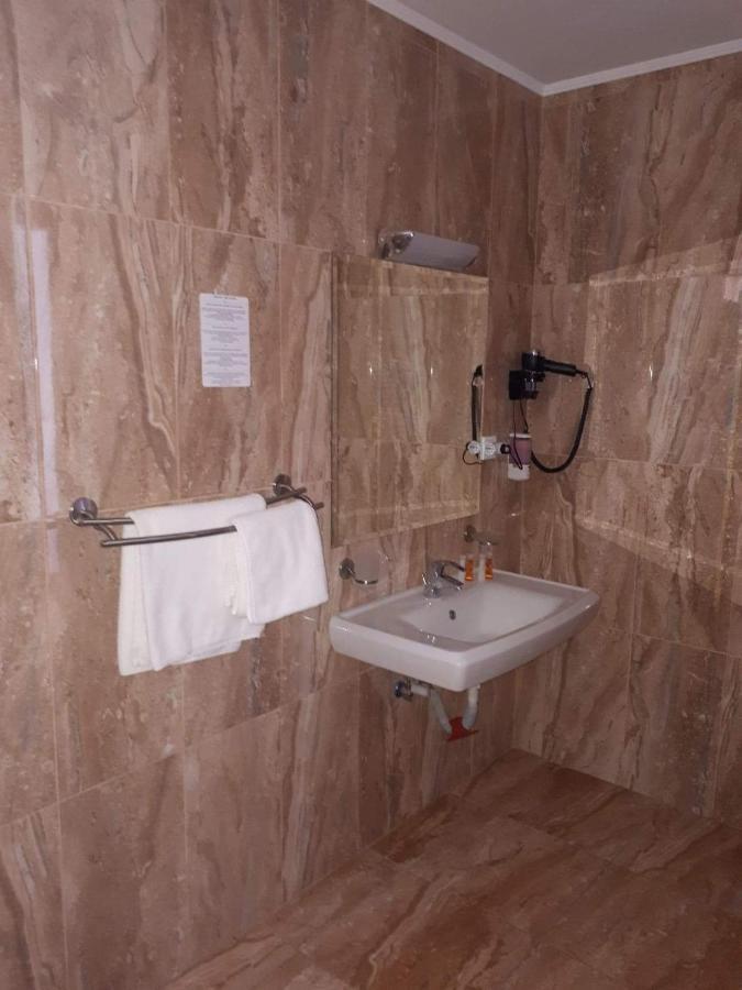 Hotel Dennis Mediaş Zewnętrze zdjęcie